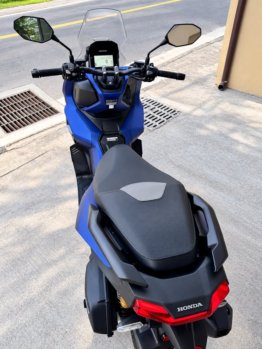 Honda ADV 160 2027 — Seat