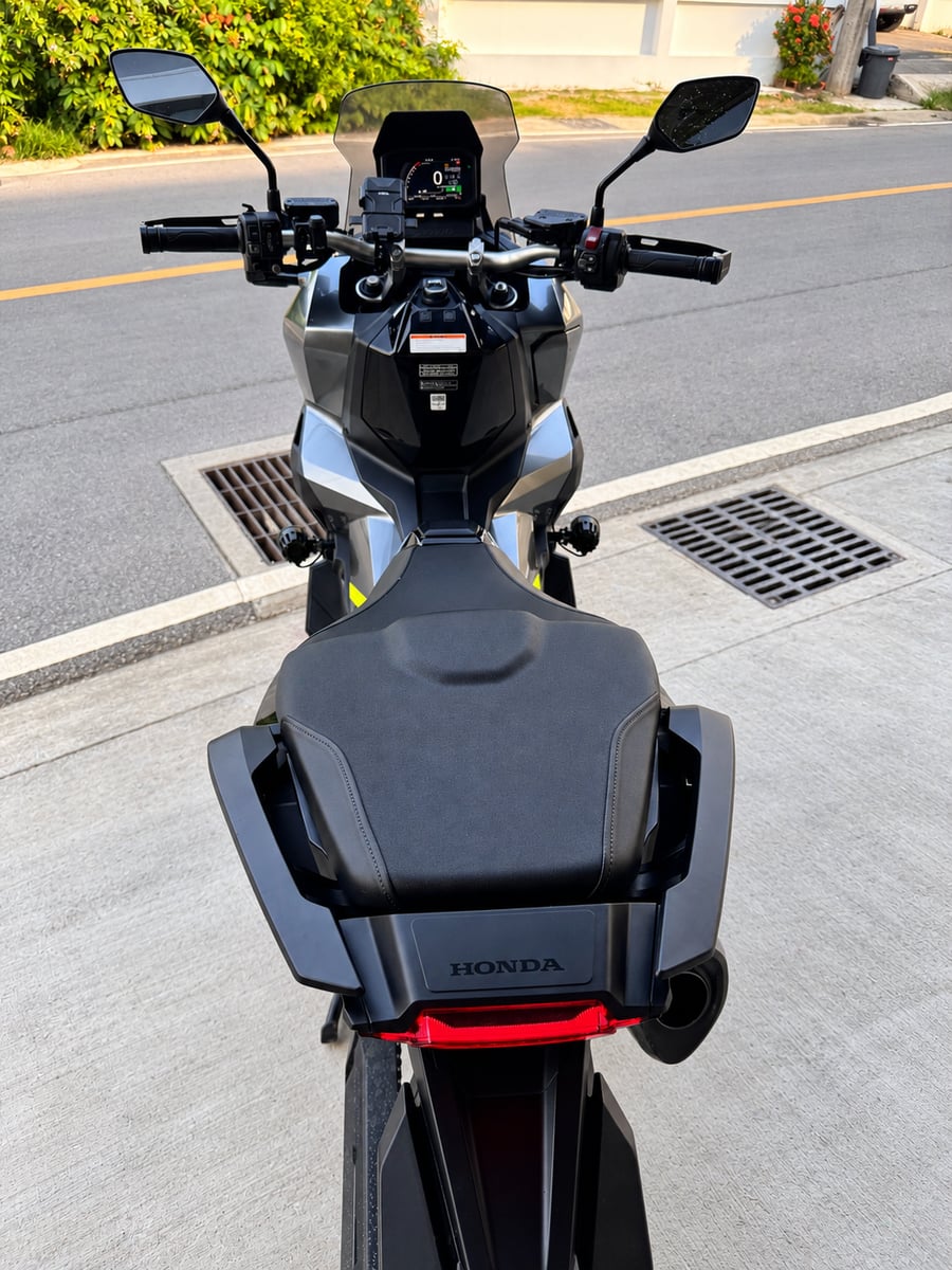 Honda X-ADV 750 seat