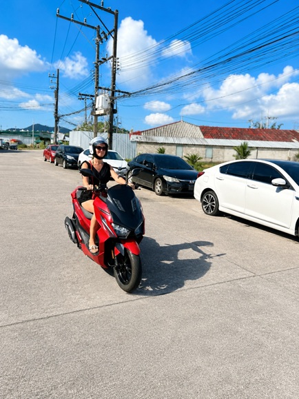 Why many tourists choose a bike in Phuket