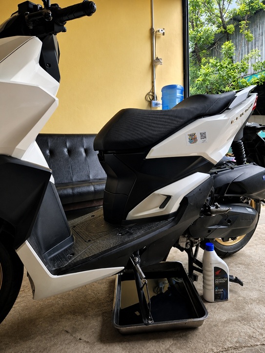Scooter technical fluid replacement Phuket